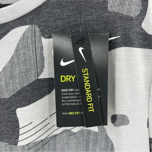 NWT Nike Dri Fit ShortSleeve Lightweight‎ training Shirt - Picture 6 of 7